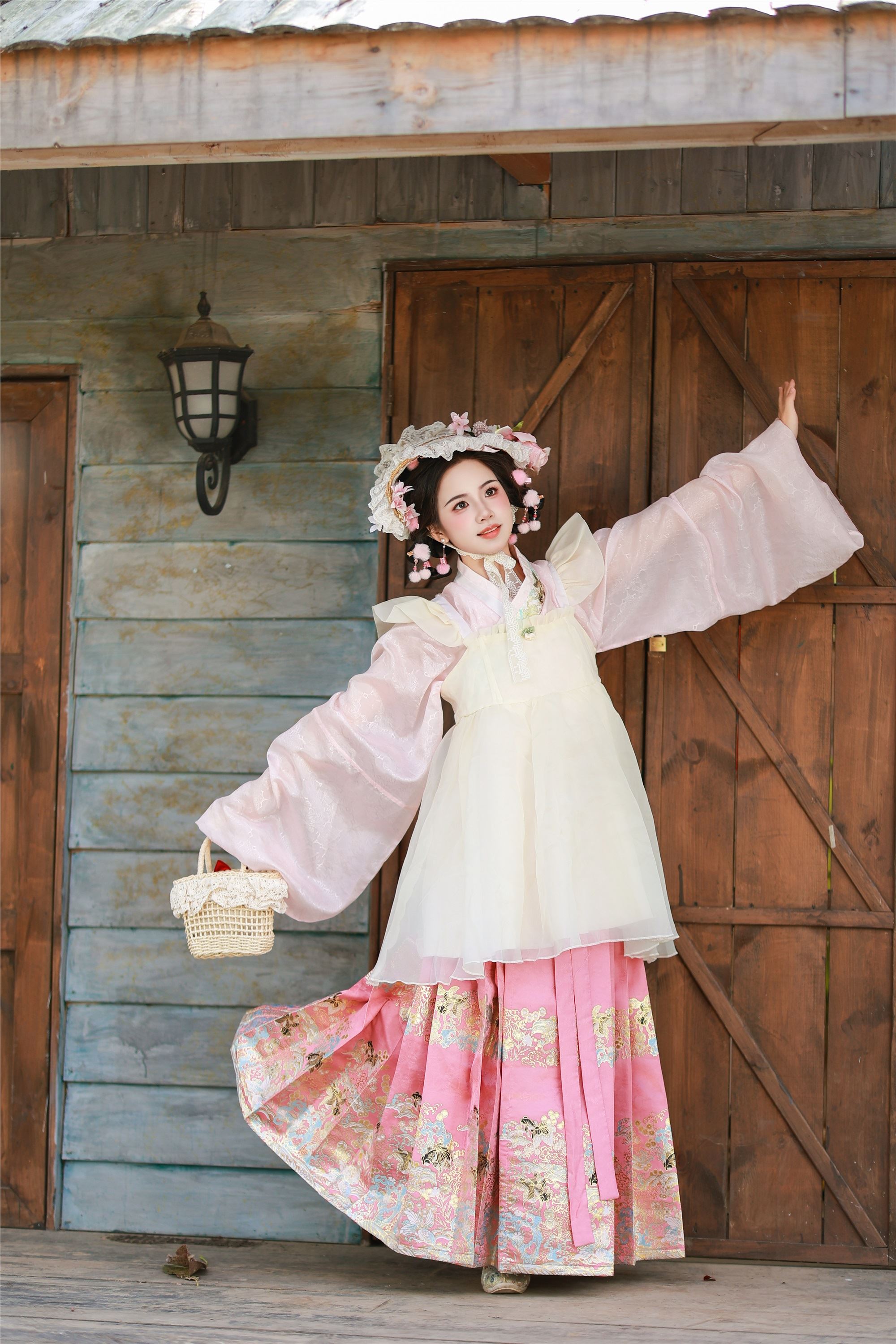 YITUYU艺图语 2025.02.01 草莓甜心 小杜同学